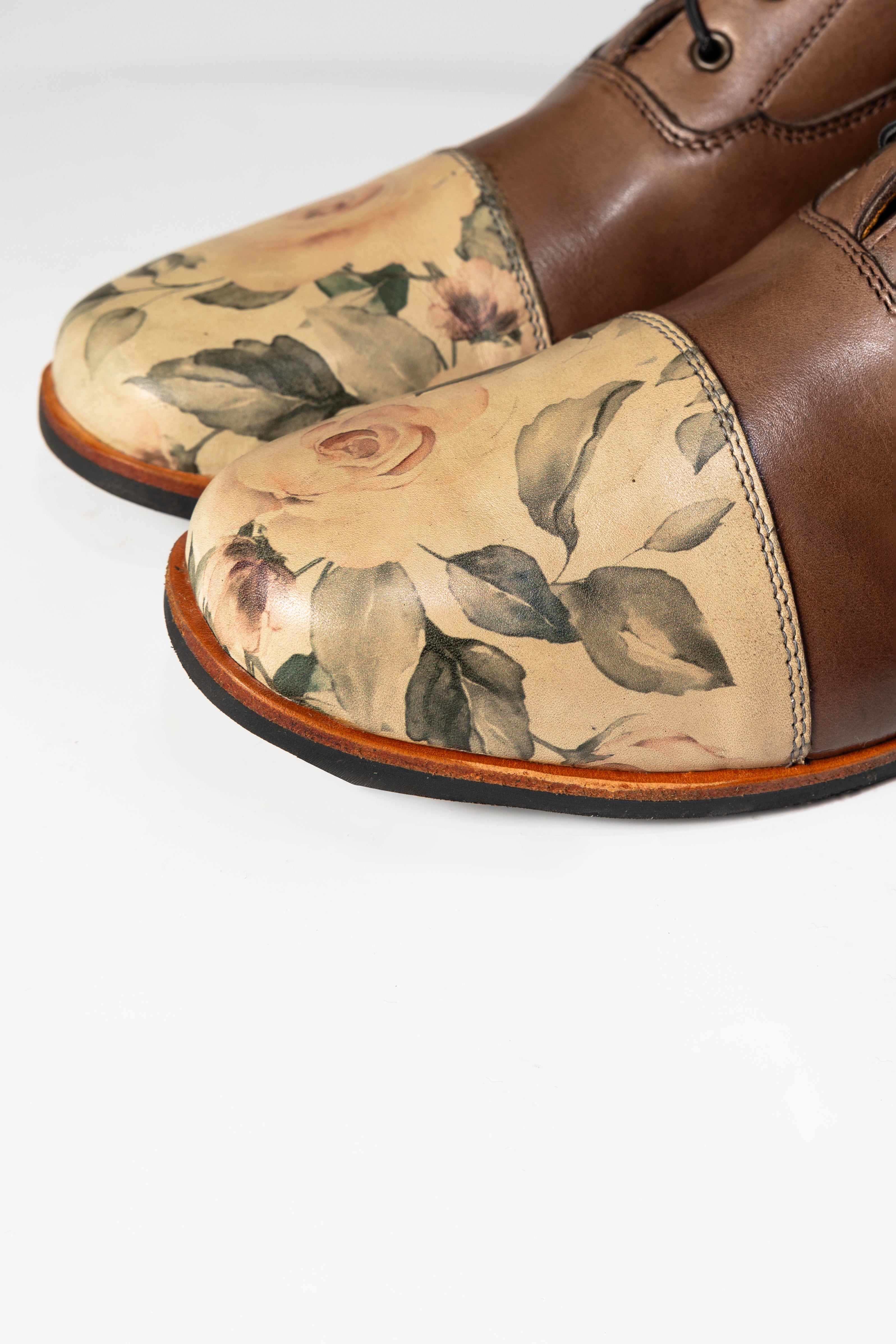 Toe Option - Straight toe with floral print