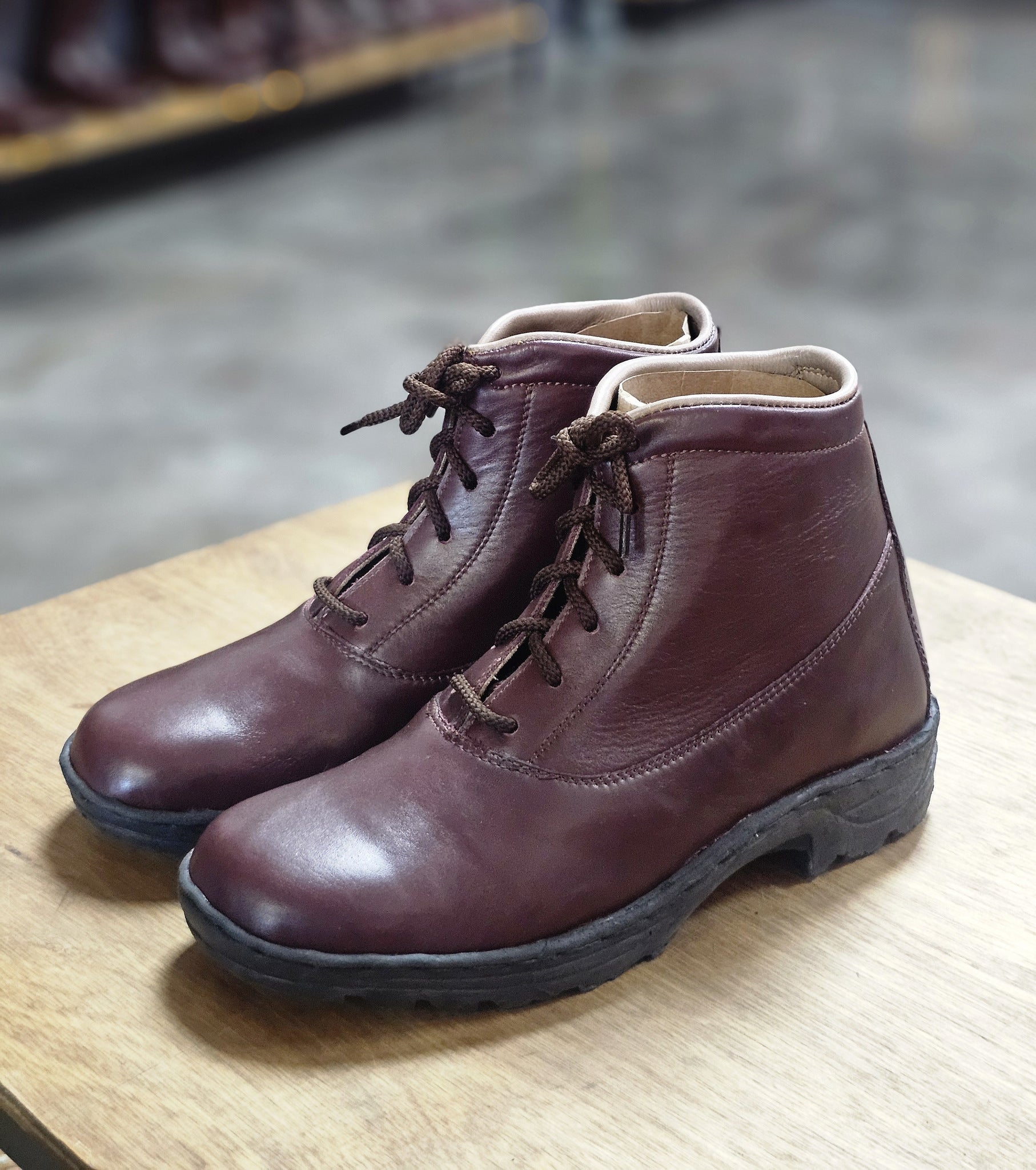 Tera Kicker Sneakers