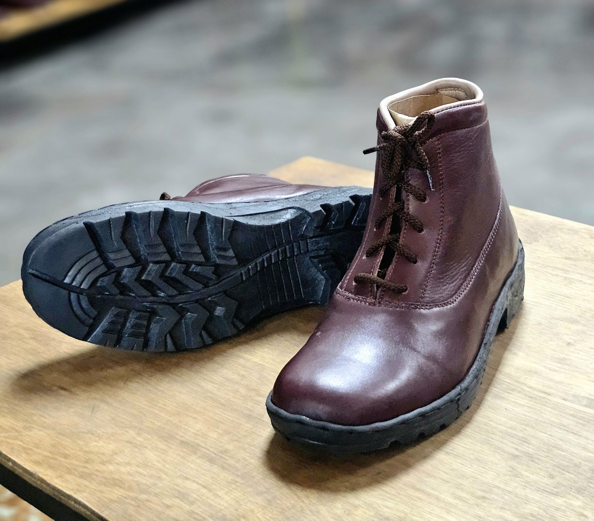 Tera Kicker Sneakers