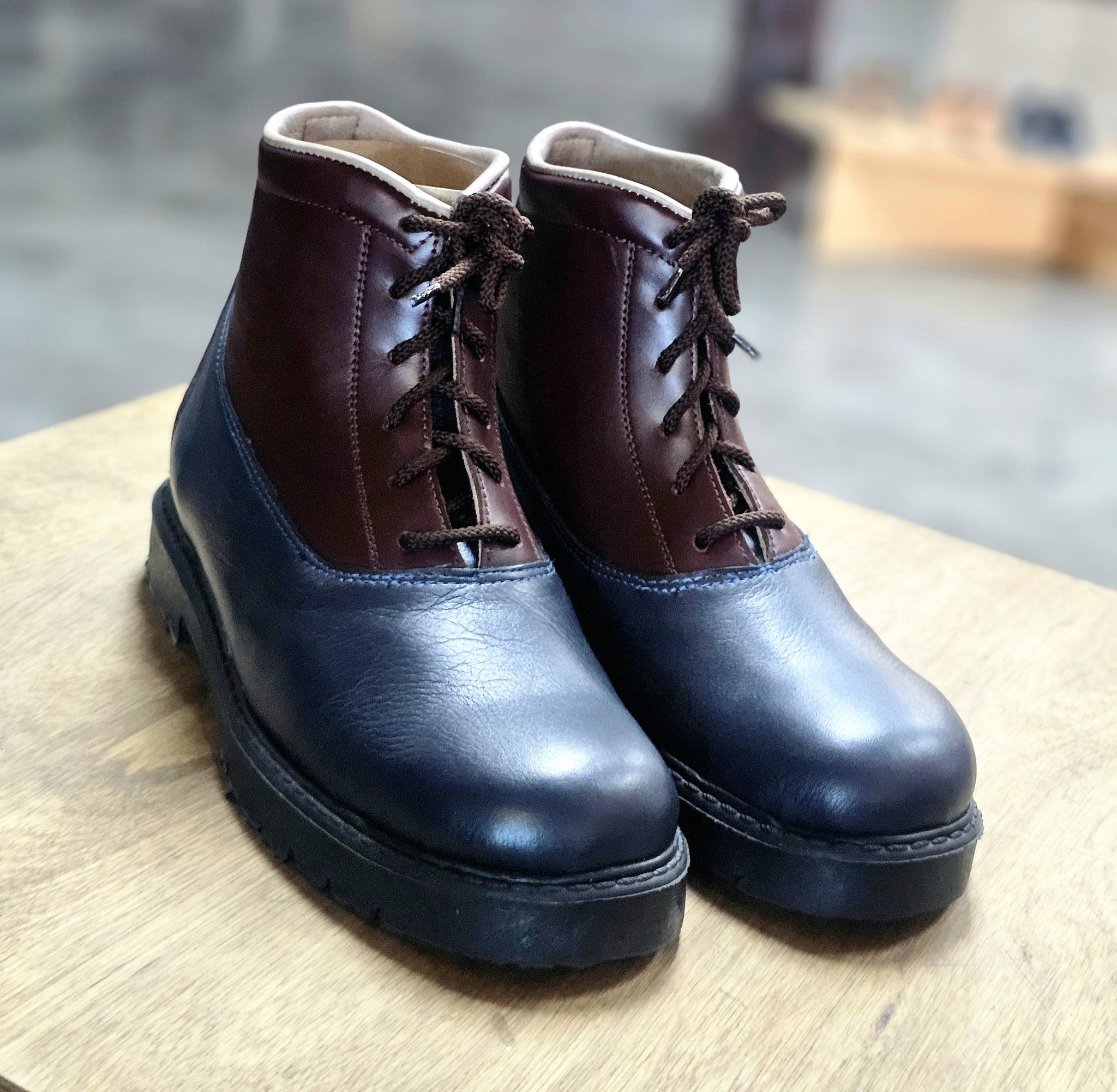 Tera Kicker Sneakers