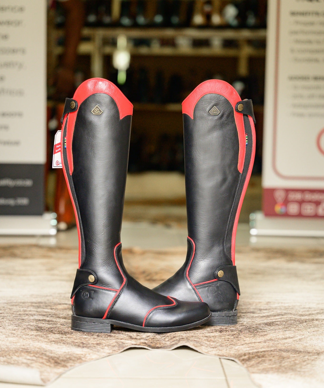 Lesedi two-tone striking red accent