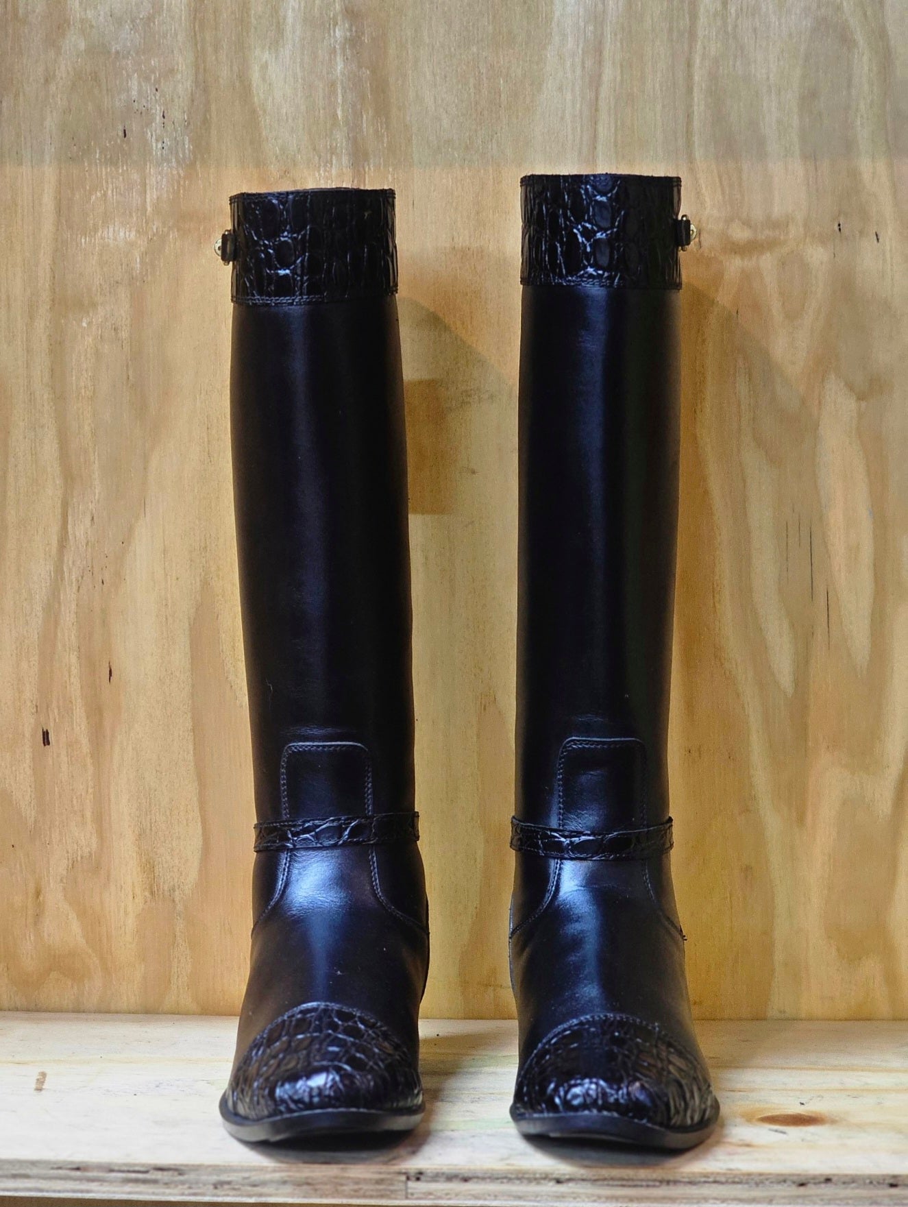 Equi-mom two-tone croc demo