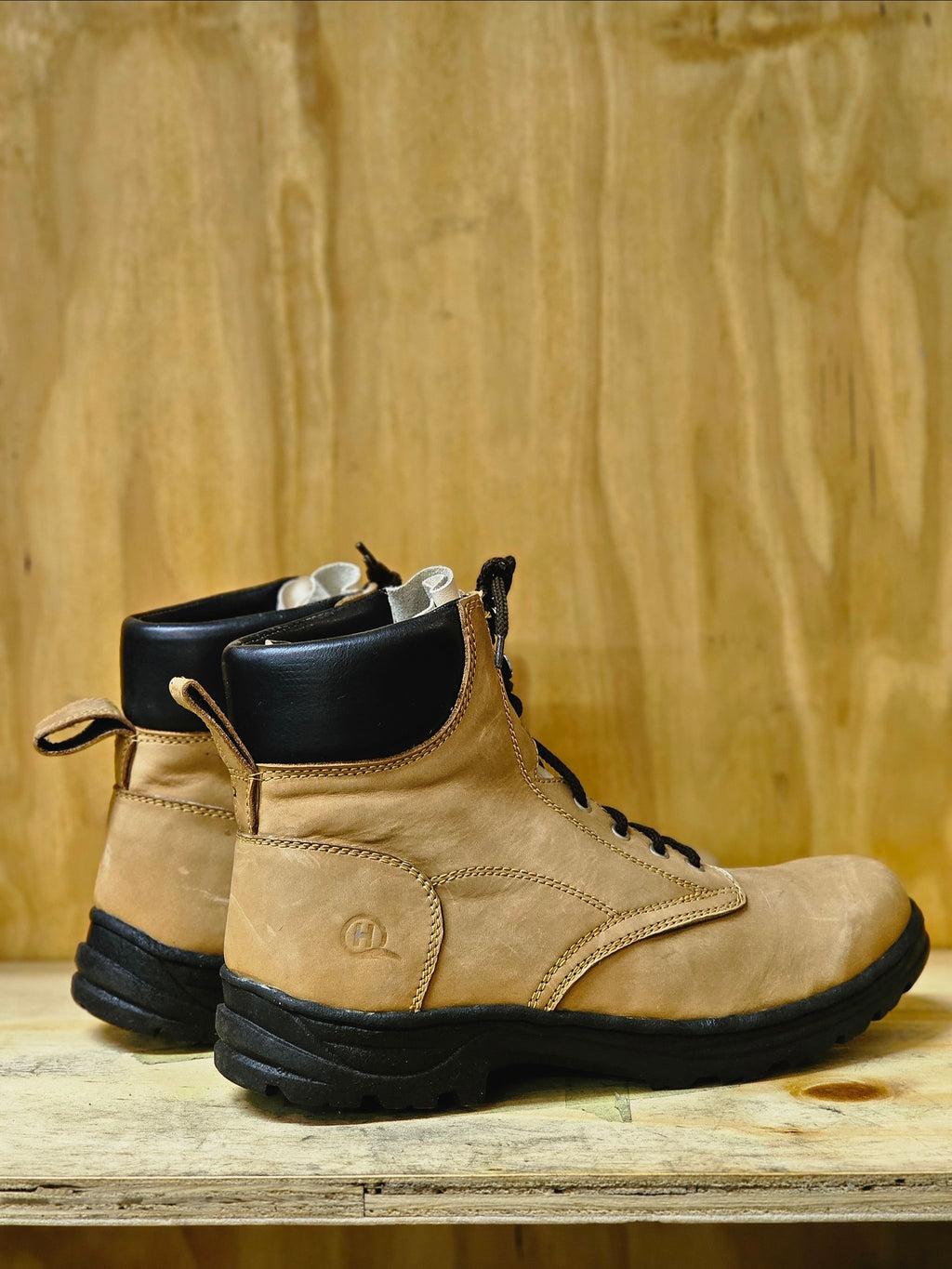 Short boots