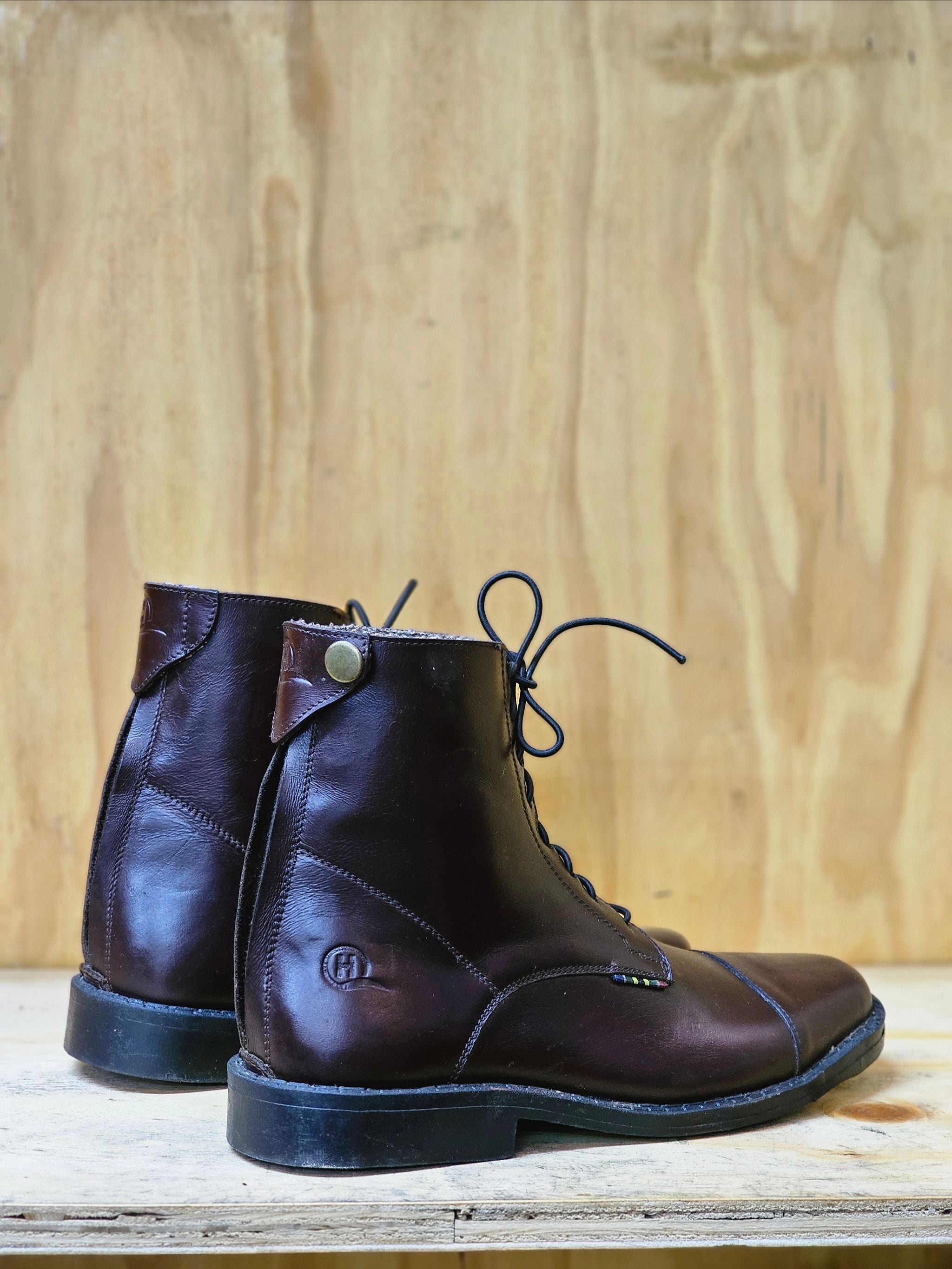 Short boots men