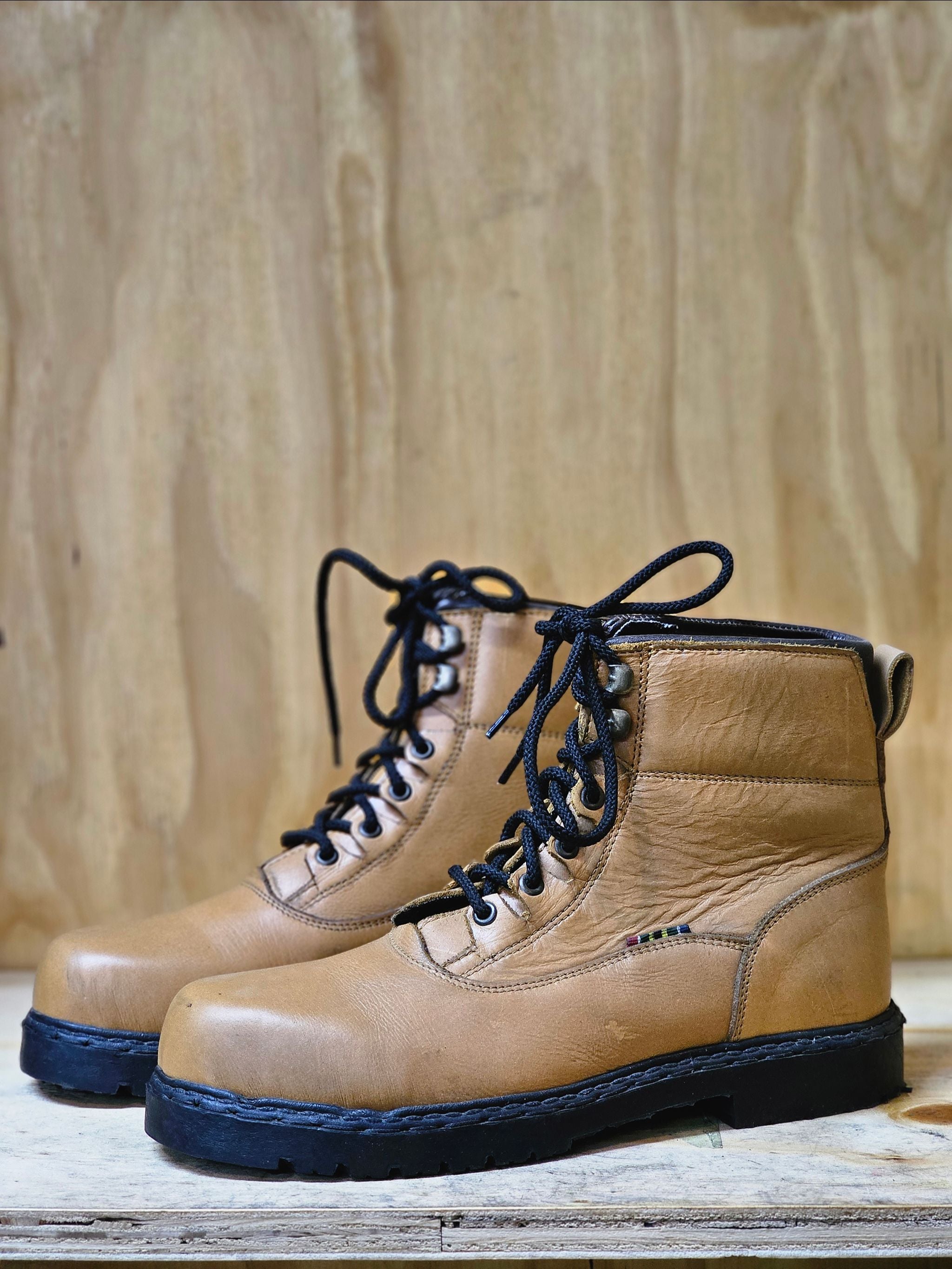Short boots