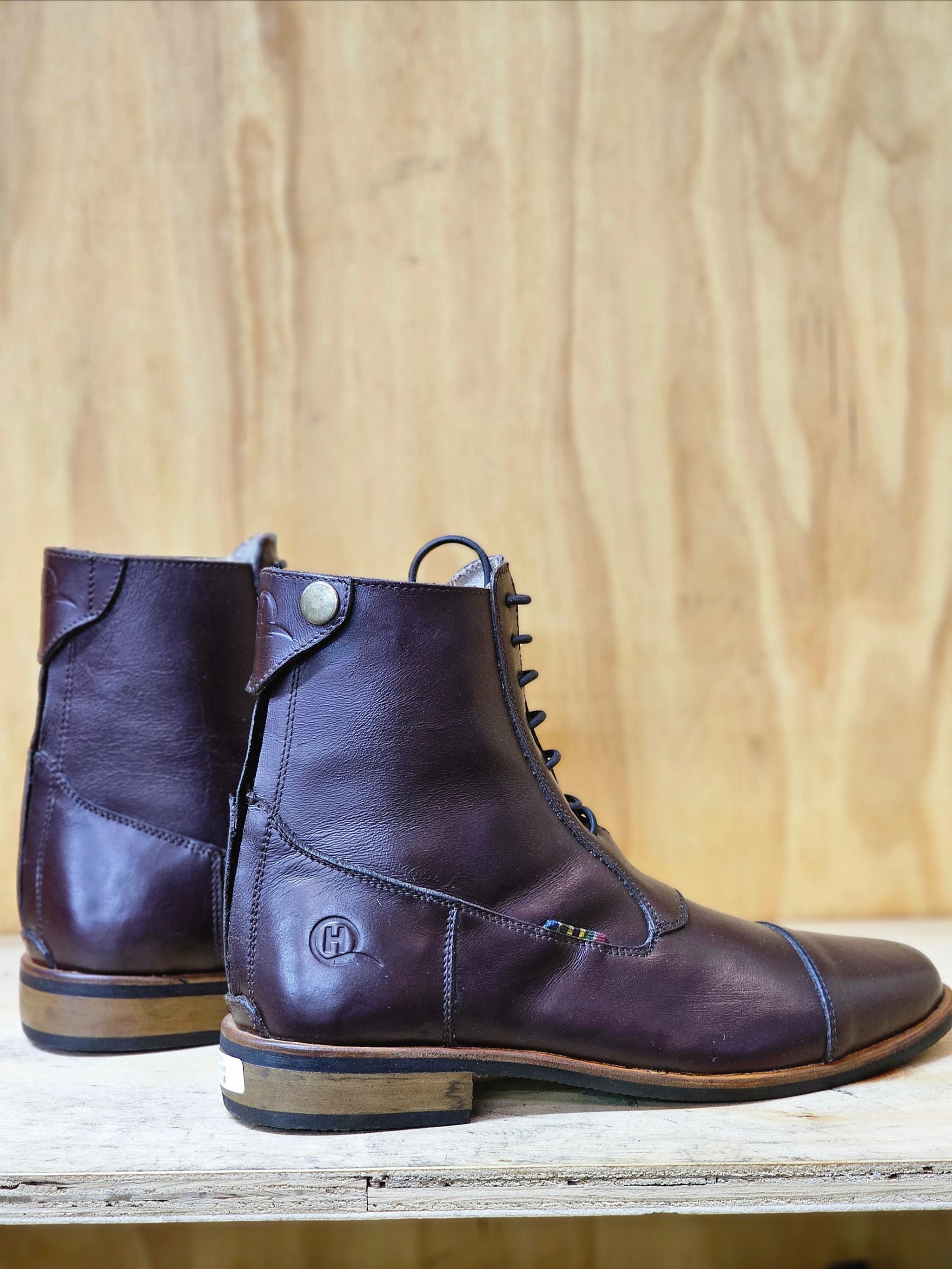 Short boots