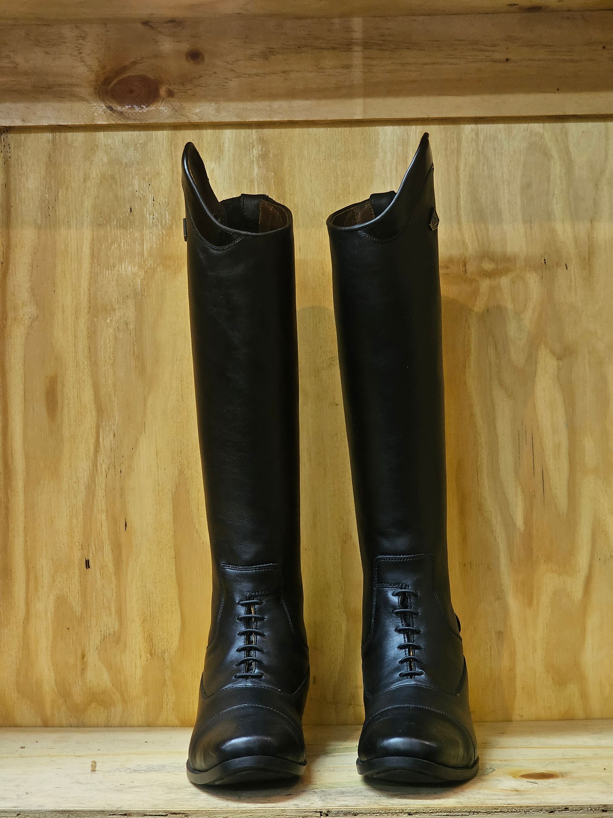 Long riding boots