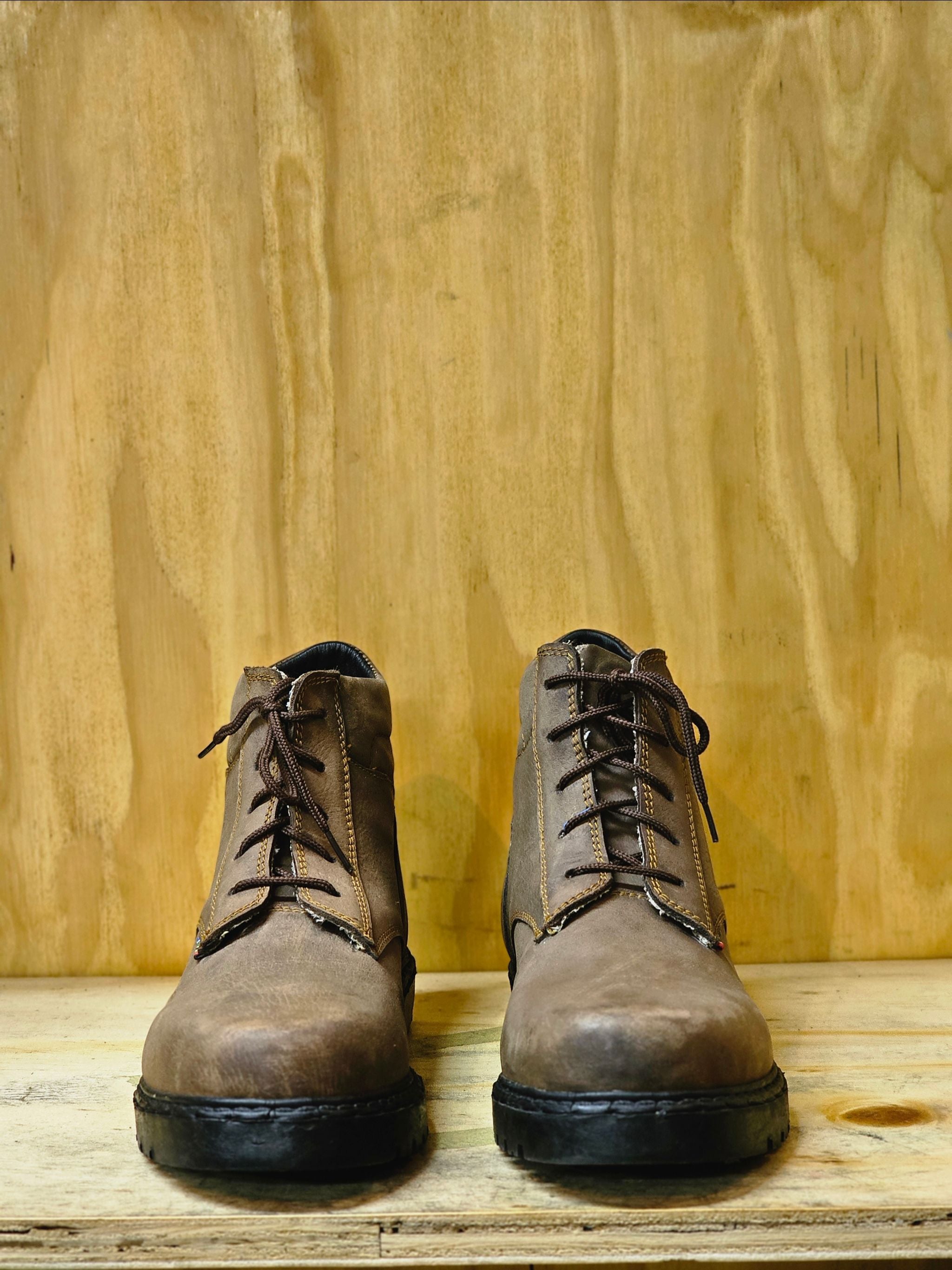Short boots