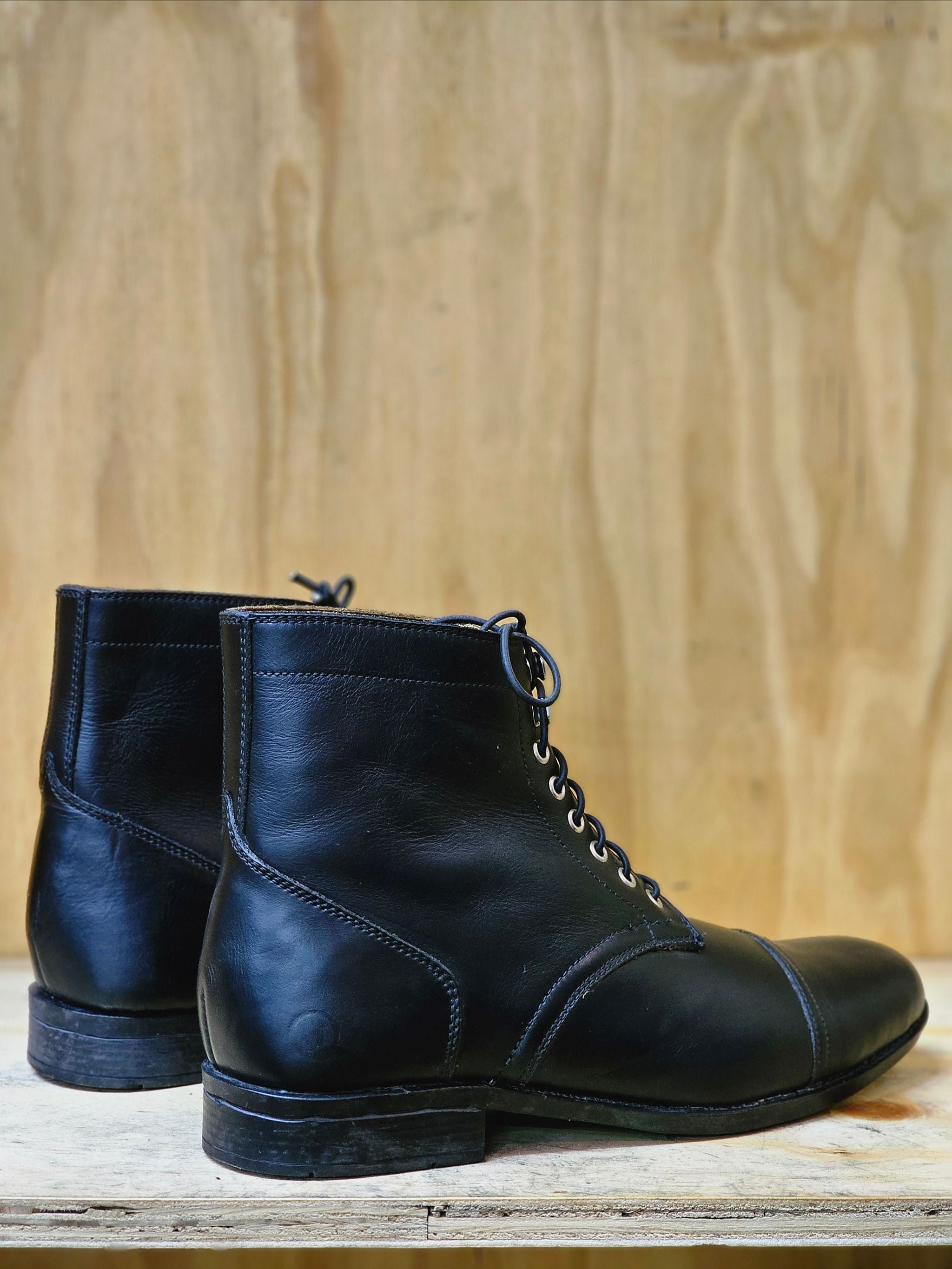 Short boots men
