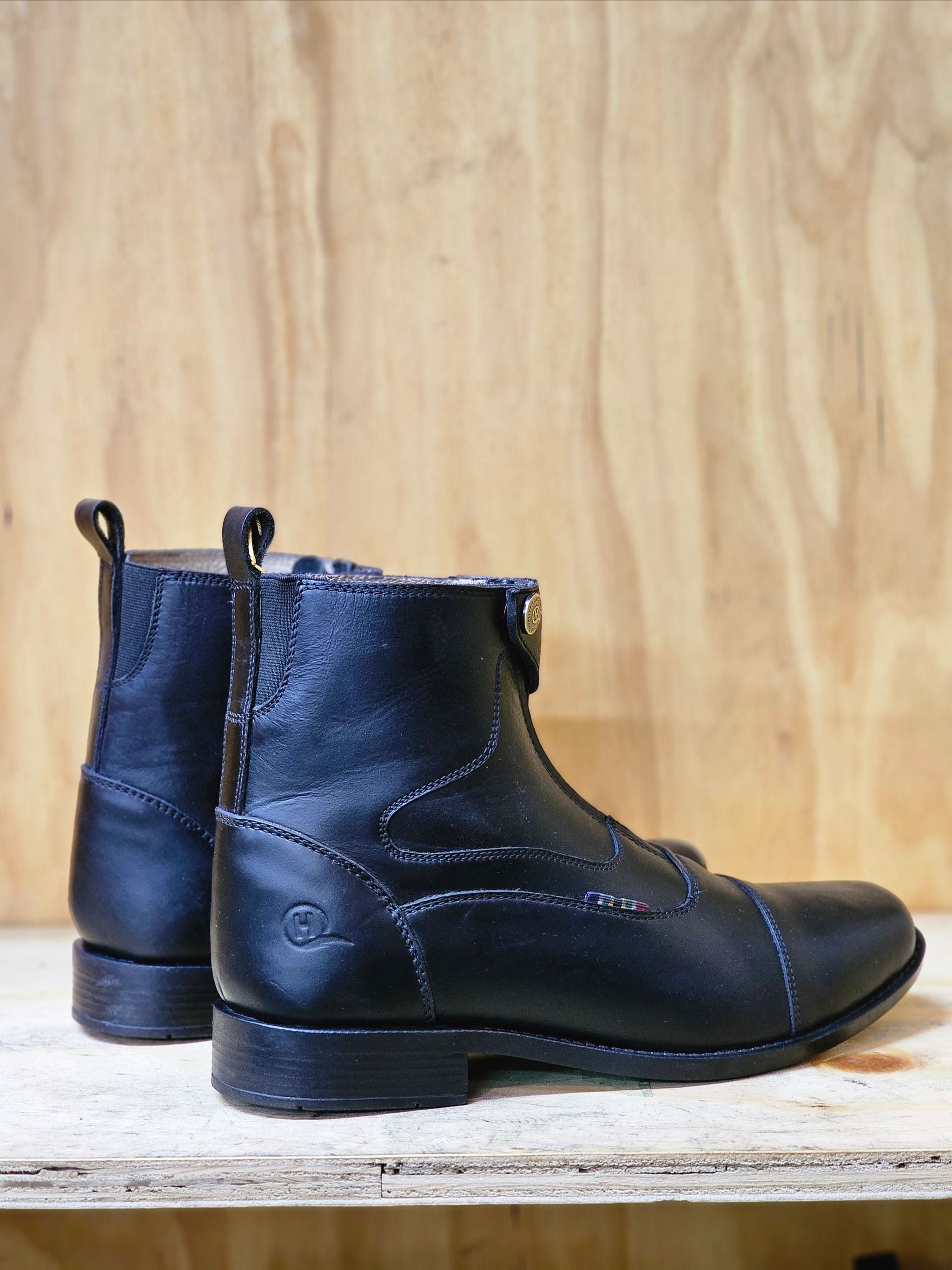 Short boots