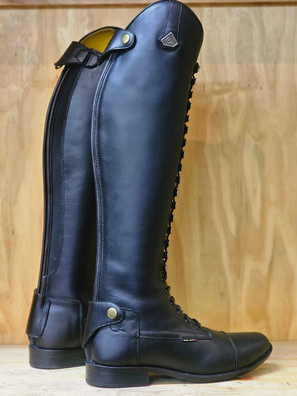 Full lace riding boots