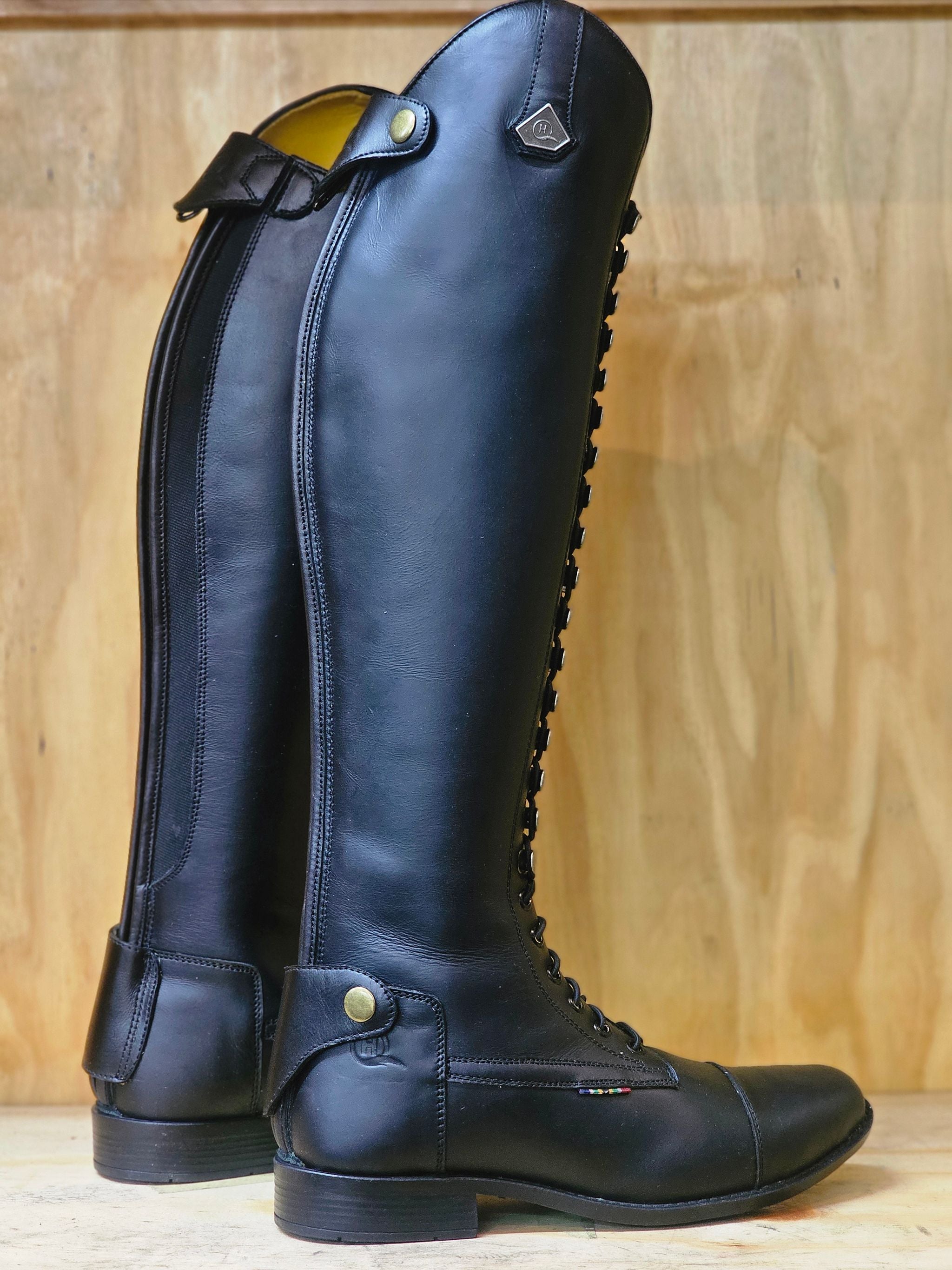 Full lace riding boots