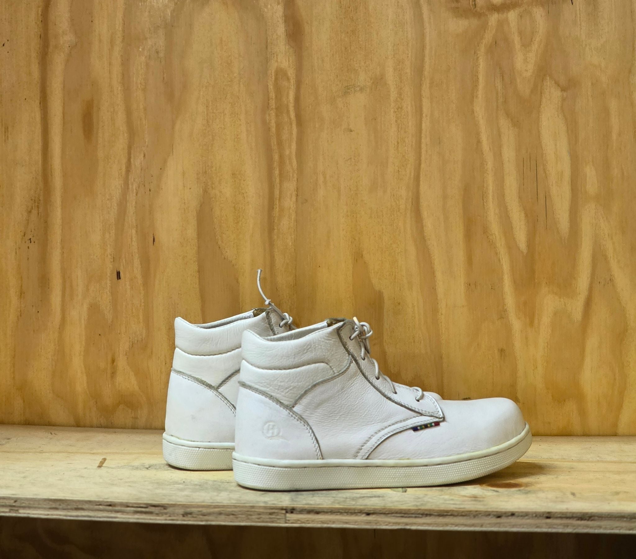 Soft leather sneakers