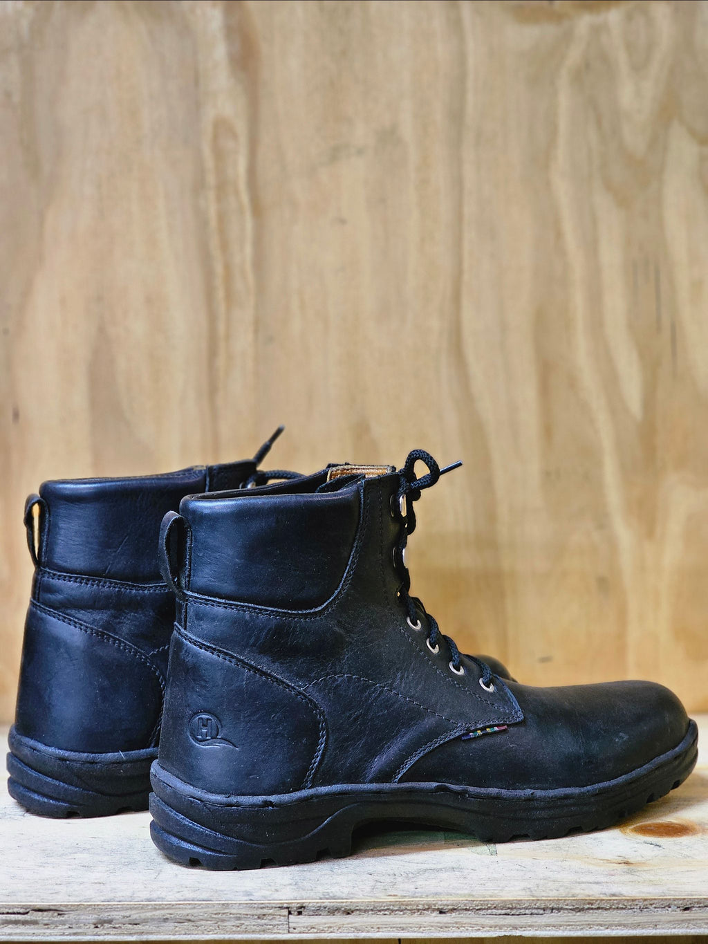 Short boots Size 10 2399