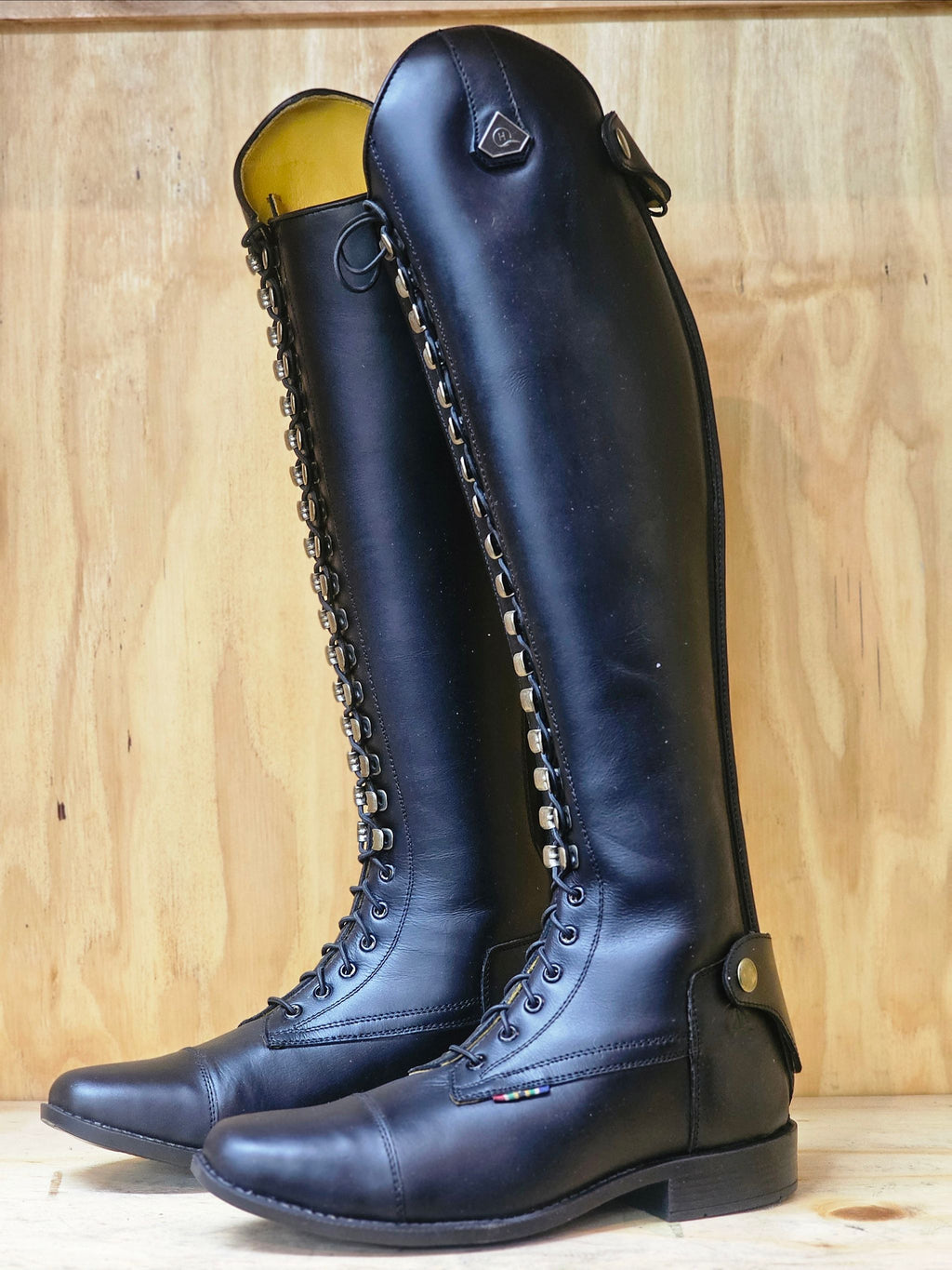 Full lace riding boots