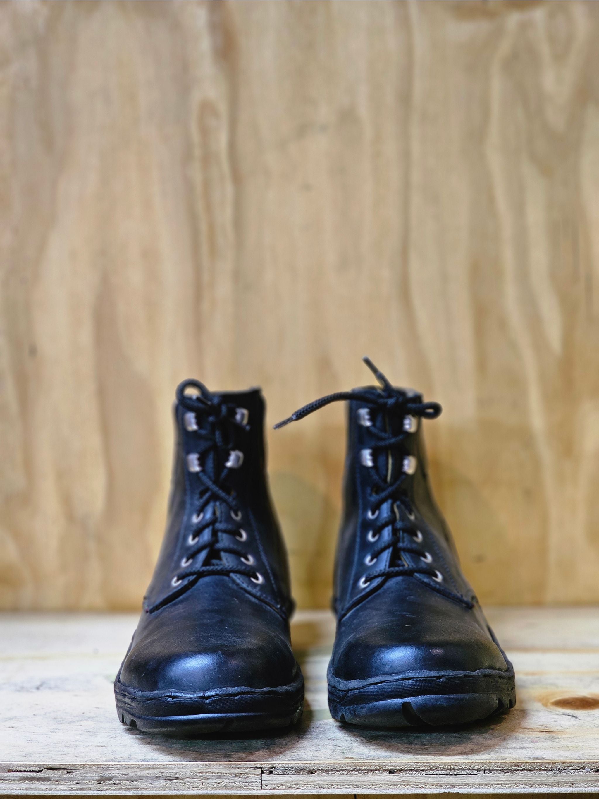 Short boots Size 10 2399